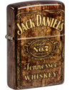 Zapaľovač Zippo s logom Jack Daniels a textúrou dreveného suda. Zippo je kovový benzínový zapaľovač s doživotnou zárukou a viac ako 90 ročnou tradíciou. Tieto kvalitné zapaľovače sa vyrábajú výhradne v USA.
Doživotná záruka na funkčnosť zapaľovača
Dodávaný v darčekovej krabičke s logom Zippo
Tradícia a kvalita od roku 1932
