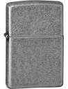 Zippo zapaľovač so starožitným strieborným povrchom.