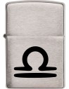 Zapallovač Zippo s motivem znamení zvěrokruhu – Váhy / Libra. Zippo je kovový benzínový zapalovač s doživotní zárukou a více než 80letou tradicí. Tyto kvalitní zapalovače se vyrábějí výhradně v USA.
Doživotní záruka na funkčnost zapalovače
Dodáván v dárkové krabičce s logem Zippo
Tradice a kvalita od roku 1932
